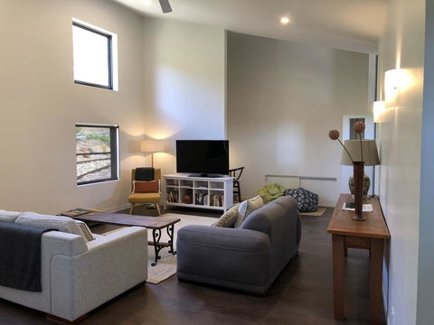 Saje\'s House & Pod - South Australia Travel 0