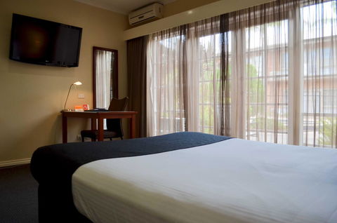 Quality Hotel Melbourne Airport - South Australia Travel 7