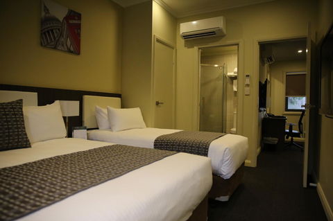 Quality Hotel Melbourne Airport - South Australia Travel 43