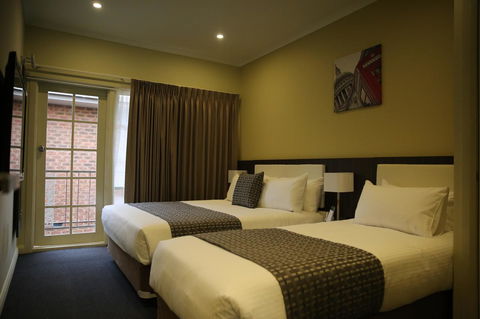 Quality Hotel Melbourne Airport - South Australia Travel 42