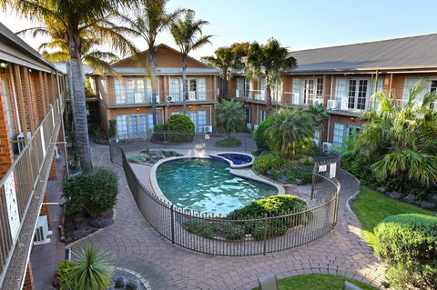 Quality Hotel Melbourne Airport - South Australia Travel 1