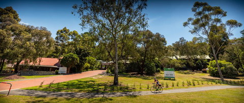 Eltham Gateway Hotel & Conference Centre - South Australia Travel 44