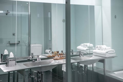 Adelphi Hotel - South Australia Travel 31