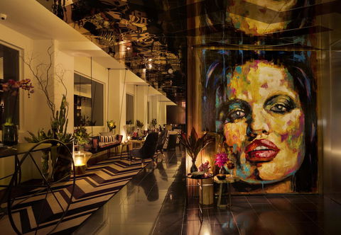 Adelphi Hotel - South Australia Travel 9