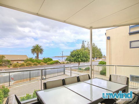 The Block Views Apartments Victor Harbor - South Australia Travel 3