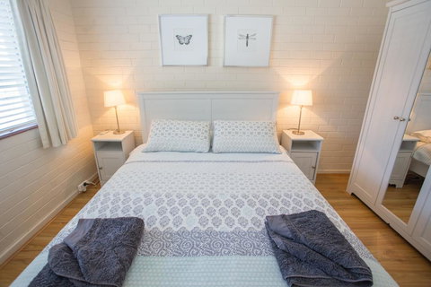 The Blue Door Villa - South Australia Travel 3