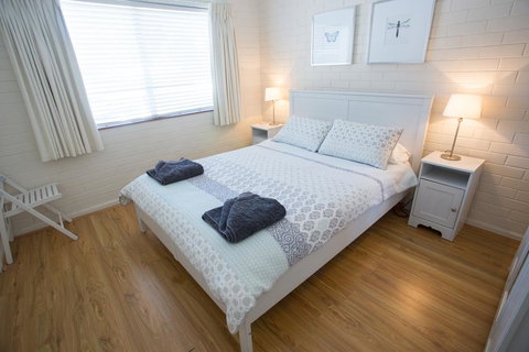 The Blue Door Villa - South Australia Travel 1