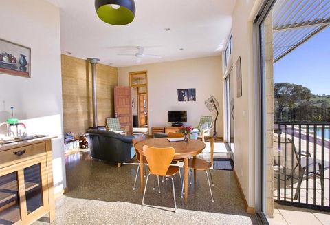 The Chocolate Lily Bed & Breakfast - South Australia Travel 1