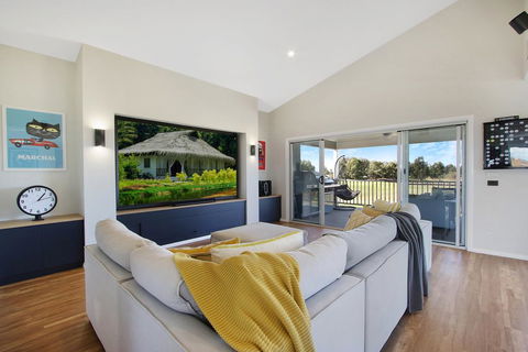 The Clubhouse On Black Bull - South Australia Travel 0