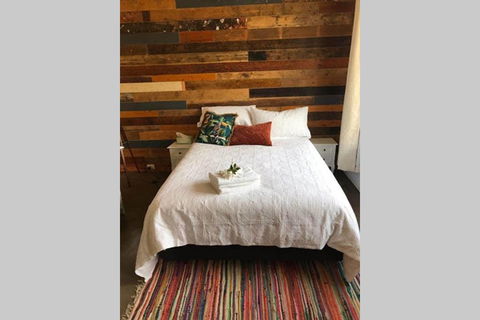 The Cottage - 58 Acre Farm Stay At Hanging Rock - South Australia Travel 1