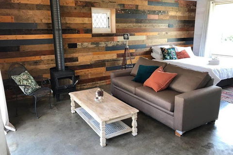 The Cottage - 58 Acre Farm Stay At Hanging Rock - South Australia Travel 0