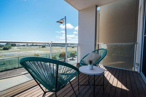 The Cove @ New Port-Pool - Spa - Sauna - Gym & More - South Australia Travel 1