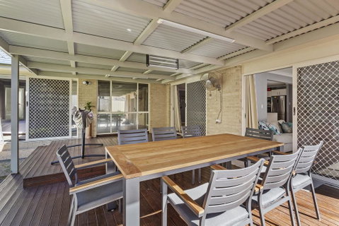The Family Entertainer In The Heart Of Corlette! - South Australia Travel 3