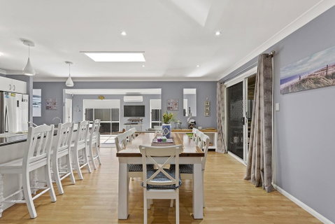 The Family Entertainer In The Heart Of Corlette! - South Australia Travel 0