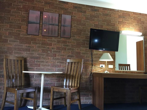 The Finley Palm Motor Inn - South Australia Travel 3