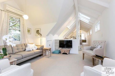 The Gatehouse - Light Filled Cottage In The Leafy Suburb Of Hawthorn - South Australia Travel 0