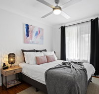 The Neo stylish central apartment with aircon courtyard and Netflix - South Australia Travel