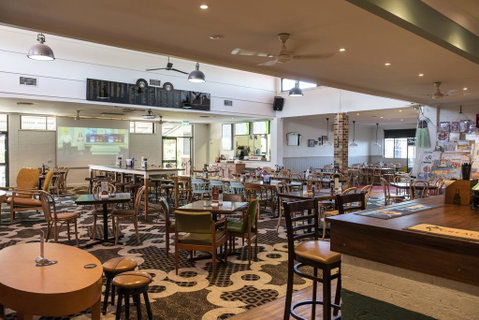 The Oaks Hotel - South Australia Travel 1
