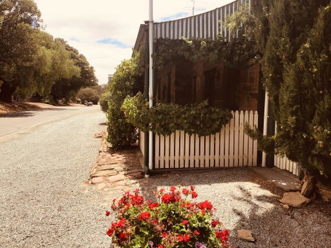 The Olde Devonshire House - South Australia Travel 0