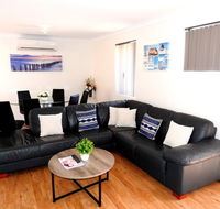 The Royal Dolphin Holiday Home - South Australia Travel
