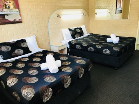The Shamrock Hotel - South Australia Travel 1