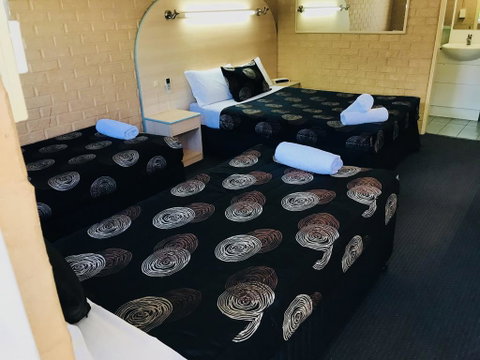 The Shamrock Hotel - South Australia Travel 3