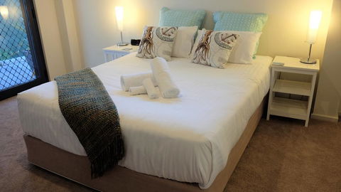 THE TIN SHED Couples Accommodation At Bay Of Fires - South Australia Travel 2