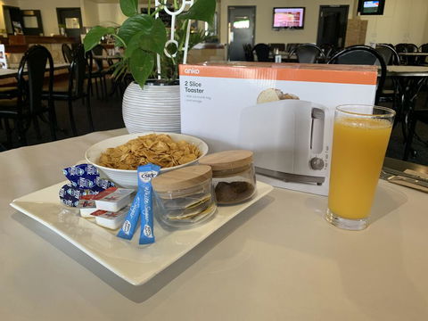 The Victoria Hotel - South Australia Travel 1