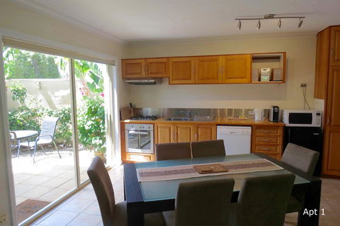 The Wave Oasis SC B&B - South Australia Travel 1
