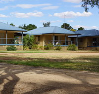 Tooleybuc River Retreat Villas - South Australia Travel