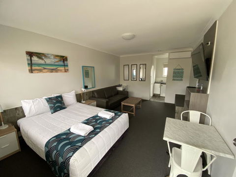 Top Of The Town Motor Inn - South Australia Travel 0