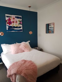Town House Motor Inn Young