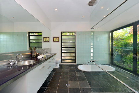 Trinity Beach Hideaway - South Australia Travel 0