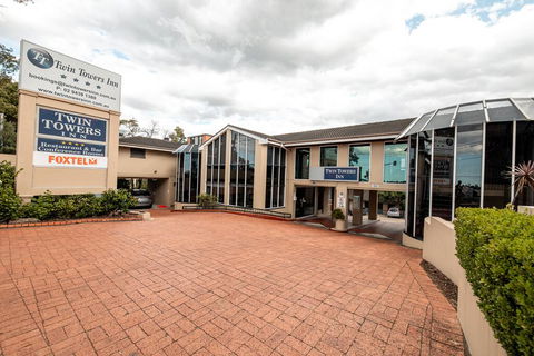 Twin Towers Inn - South Australia Travel 3