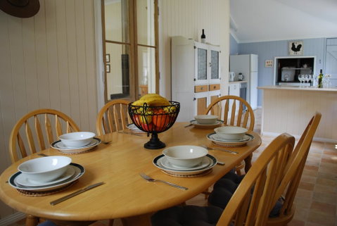 Twisted Gum Vineyard Cottage - South Australia Travel 3