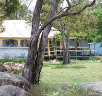 Twisted Gum Vineyard Cottage - South Australia Travel