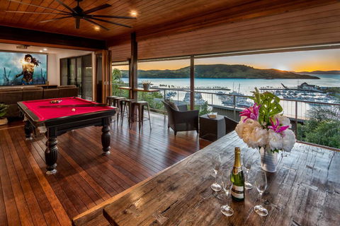 Uisce Luxury Holiday House With Jacuzzi Pool Table Cinema Premium Foxtel And Two Buggies - South Australia Travel 2