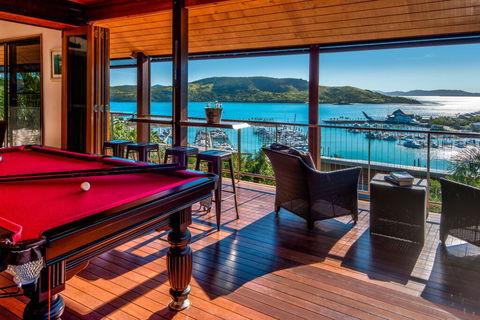 Uisce Luxury Holiday House With Jacuzzi Pool Table Cinema Premium Foxtel And Two Buggies - South Australia Travel 0