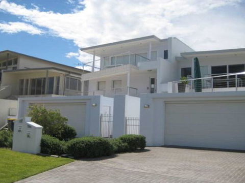 Ultimate Beach House' 19a Graham Street - Views , Peace & Quiet - South Australia Travel 2
