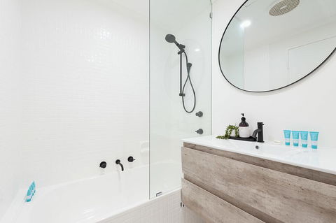 ULTIMATE BONDI LIVING - South Australia Travel 3