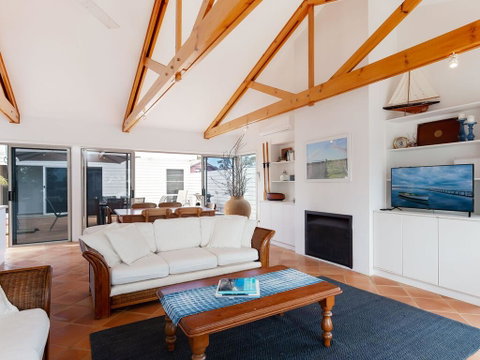 Unit 1 44 Danalene Pde Fantastic Waterfront Property With Air Con - South Australia Travel 2