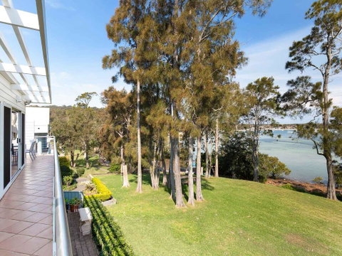 Unit 1 44 Danalene Pde Fantastic Waterfront Property With Air Con - South Australia Travel 0