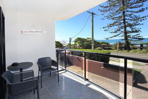 Unit 1 Phoenix Apartments, Coolum Beach - South Australia Travel 2