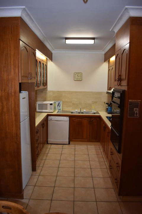 Unit 2, Ballingalla Apartments - South Australia Travel 3