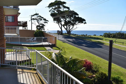 Unit 2, Ballingalla Apartments - South Australia Travel 0