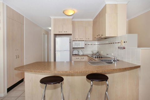 Unit 3, On The Park, 22 Frank Street Coolum Beach, 400 BOND, LINEN INCLUDED - South Australia Travel 3