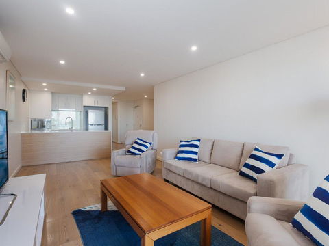 Unit 301 'The Shoal' 6-8 Bullecourt Street - Air Con, Walking To Local Shops & Beach - South Australia Travel 3