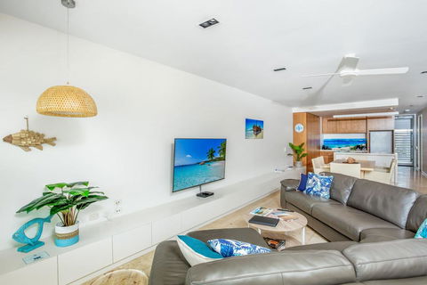 Unit 6 Plantation - Rainbow Beach, Plantation Resort, Ground Floor, Aircon, Pool, Spa - South Australia Travel 0