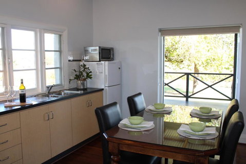 Upper Reach Spa Cottage - South Australia Travel 3