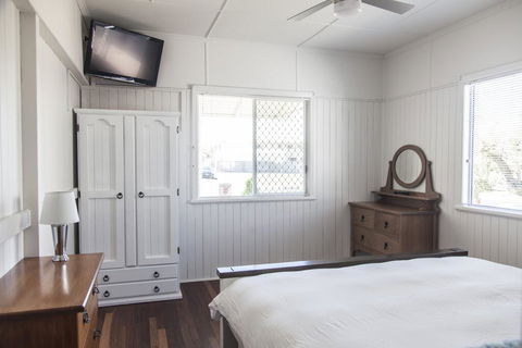 Urangan Harbour Cottage - South Australia Travel 2